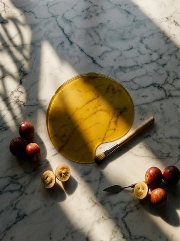 Une Caresse de Soie - <strong>Le Camu Camu une précieuse vitamine C</strong> aide à retrouver clarté, uniformité.